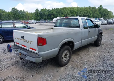 2001 Chevrolet S-10 z USA, uszkodzony, nr VIN 1GCDT19W318221570